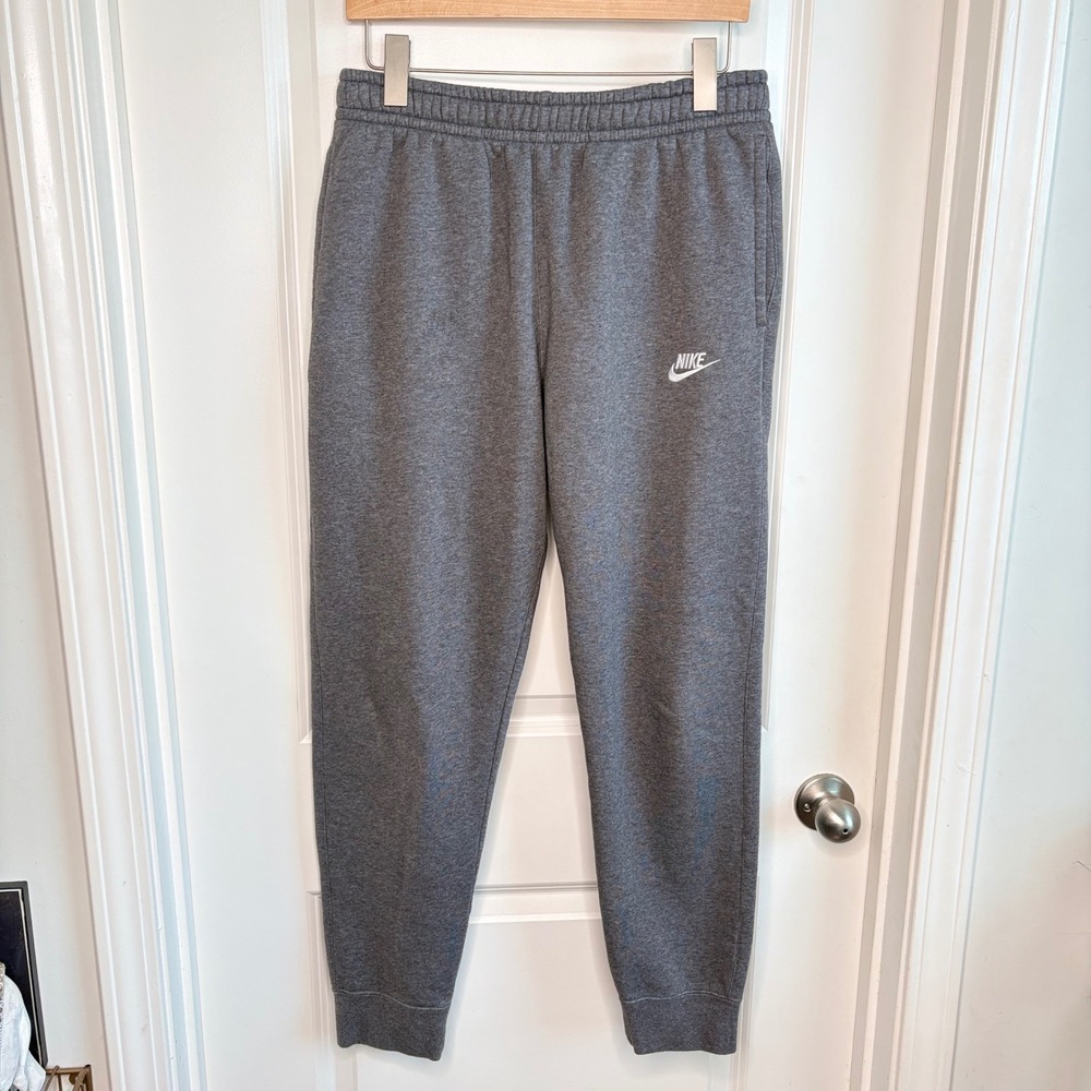 Nike Fleece Club Joggers Mens M Gray Sweatpants Drawstring Casual Sportswear EUC